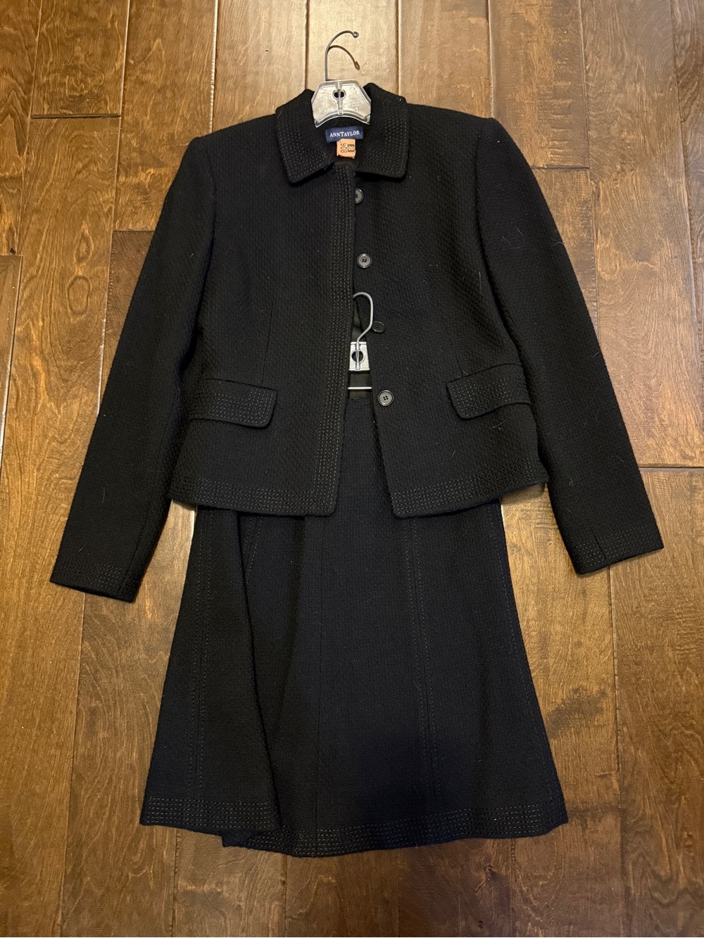 Classic Ann Taylor Wool Suit in Black Size 0 Jacket 0P Skirt